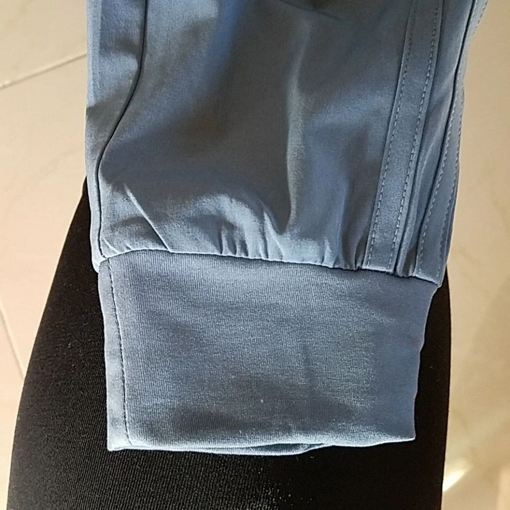 NWOT Girls Adidas joggers Medium